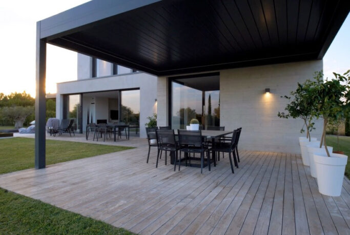 5 Transformative Outdoor Remodeling Ideas to Elevate Your Tampa Property